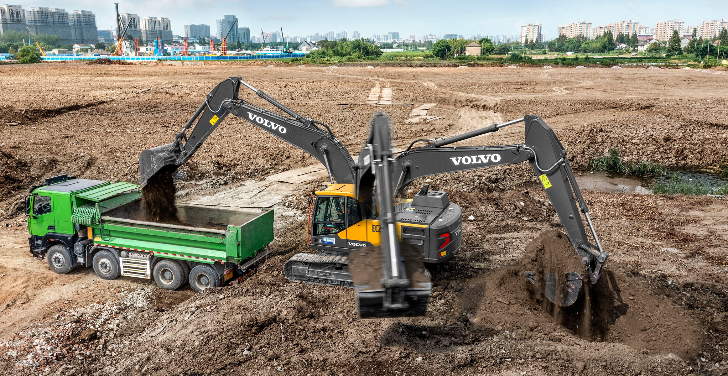 volvo-feature-crawler-excavator-ec220-cn4-more-control-less-fuel-proven-engine-technology-2324x1200
