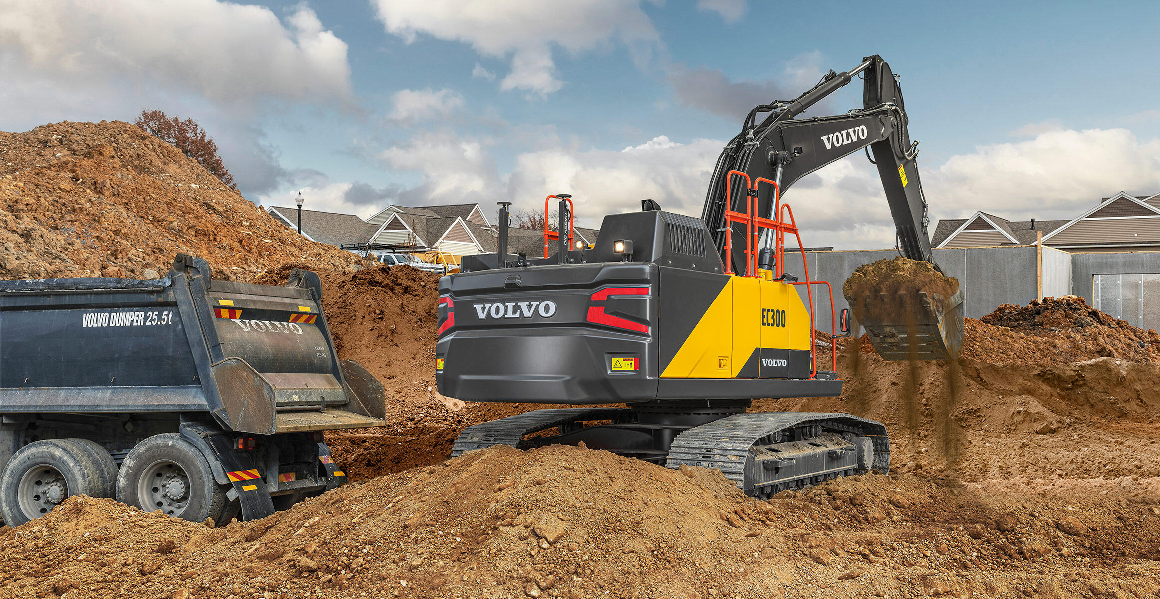 volvo-benefit-crawler-excavator-ec300-cn4-powered-by-excellence-2324x1200