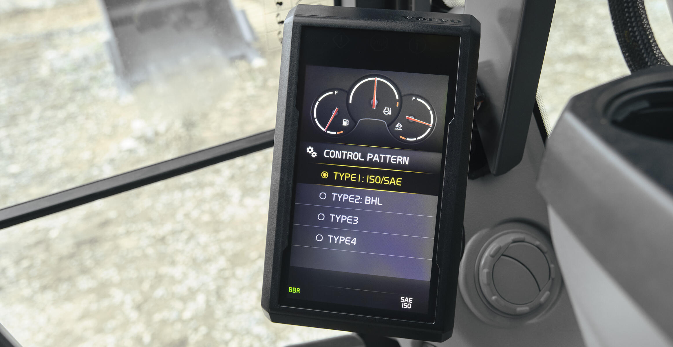 volvo-feature-crawler-excavator-ec300-cn4-more-responsiveness-more-fuel-efficiency-2324x1200