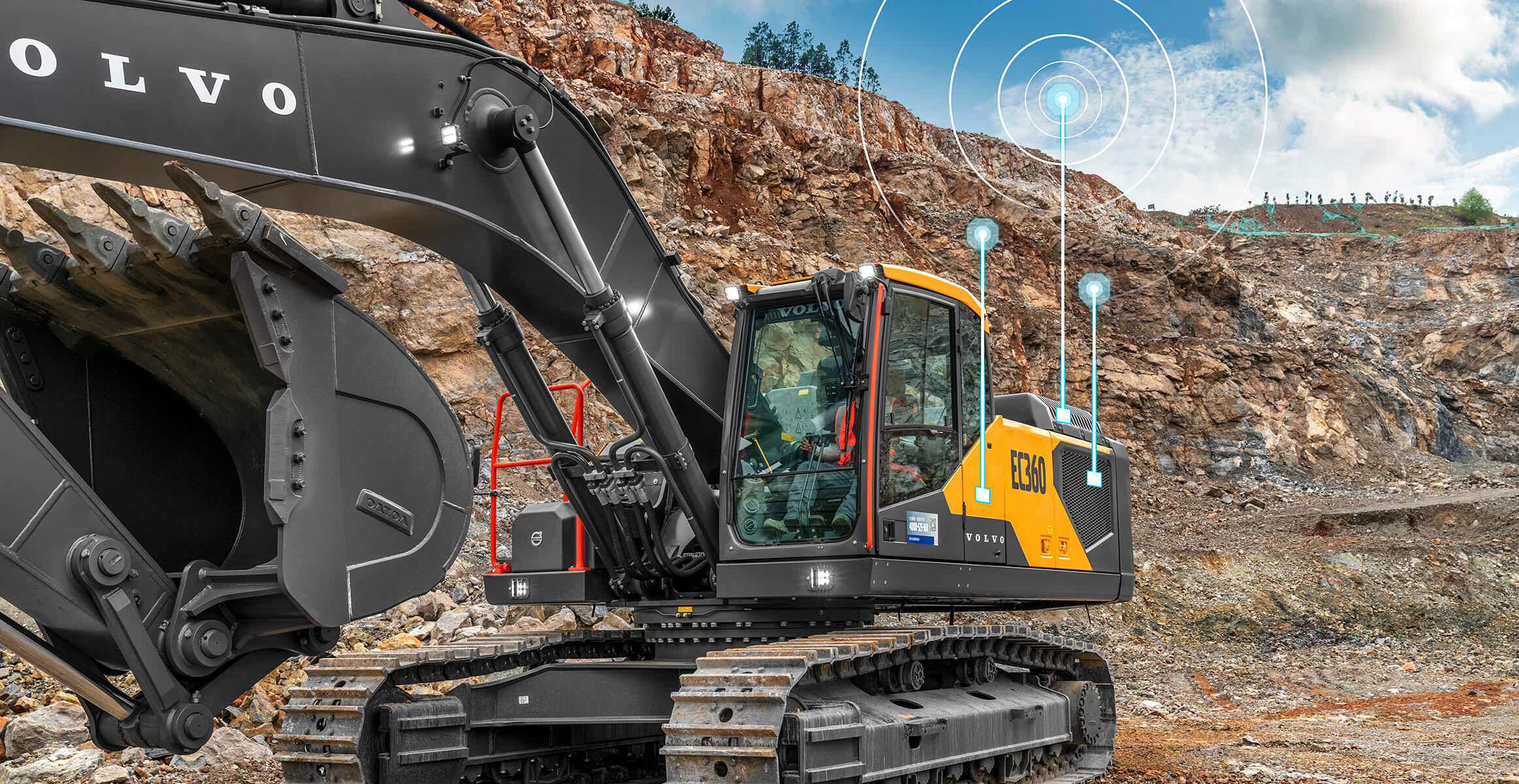 volvo-feature-crawler-excavator-ec360-cn4-machine-monitoring-made-easy-simple-to-service-2324x1200