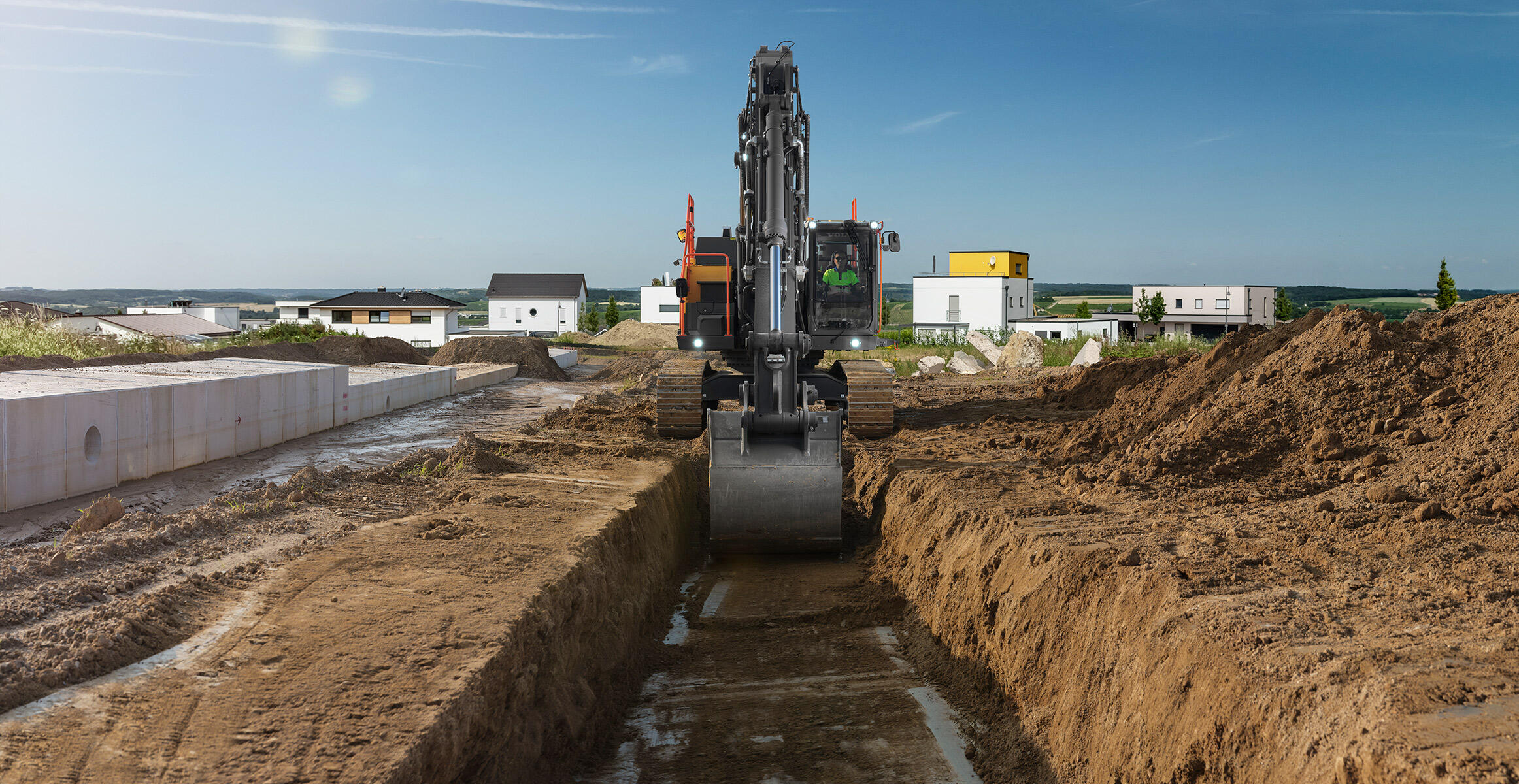 volvo-feature-crawler-excavator-ec360-cn4-more-control-a-smoother-shift-2324x1200