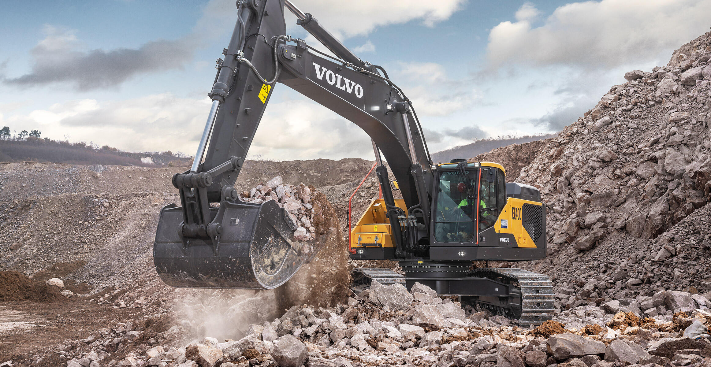 volvo-feature-crawler-excavator-ec400-cn4-proven-power-service-with-speed-2324x1200