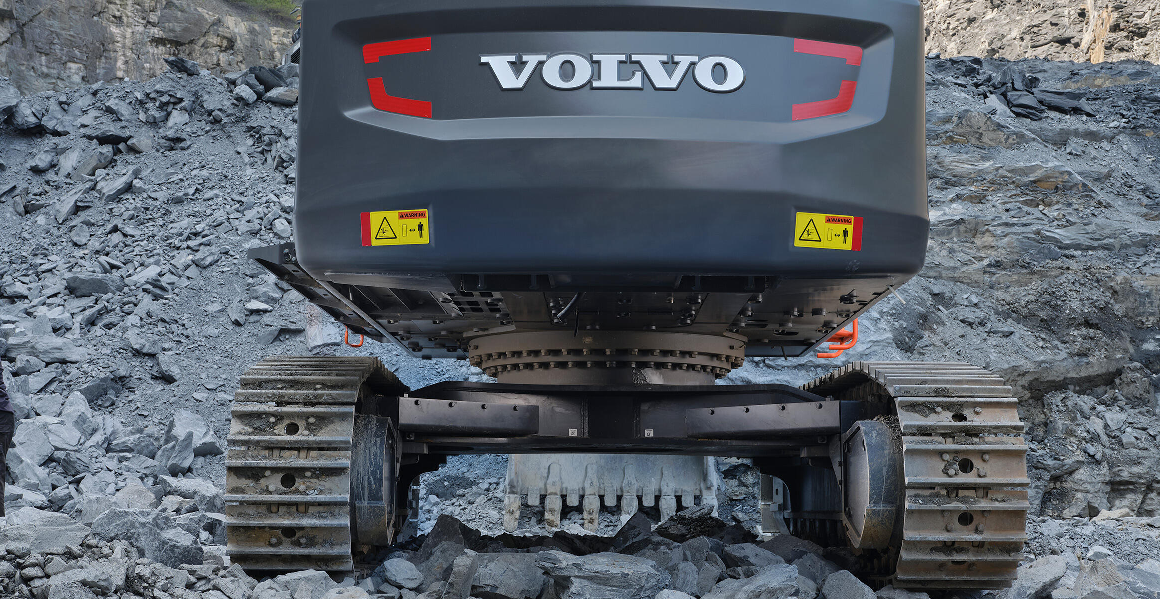 volvo-feature-crawler-excavator-ec550-china-heavy-duty-undercarriage-set-new-standards-2324x1200