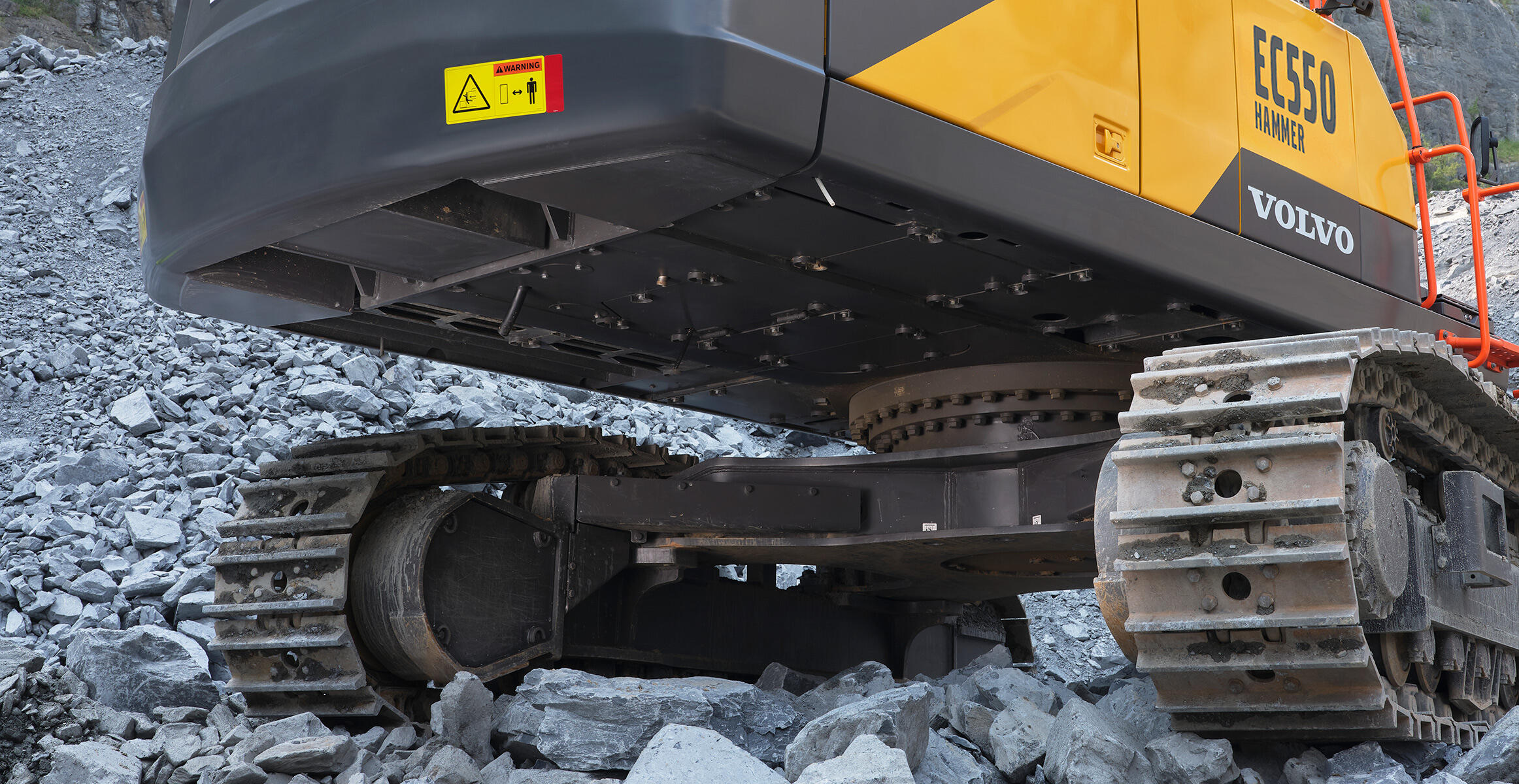 volvo-feature-crawler-excavator-ec550-hammer-cn4-heavy-duty-undercarriage-ready-to-work-2324x1200