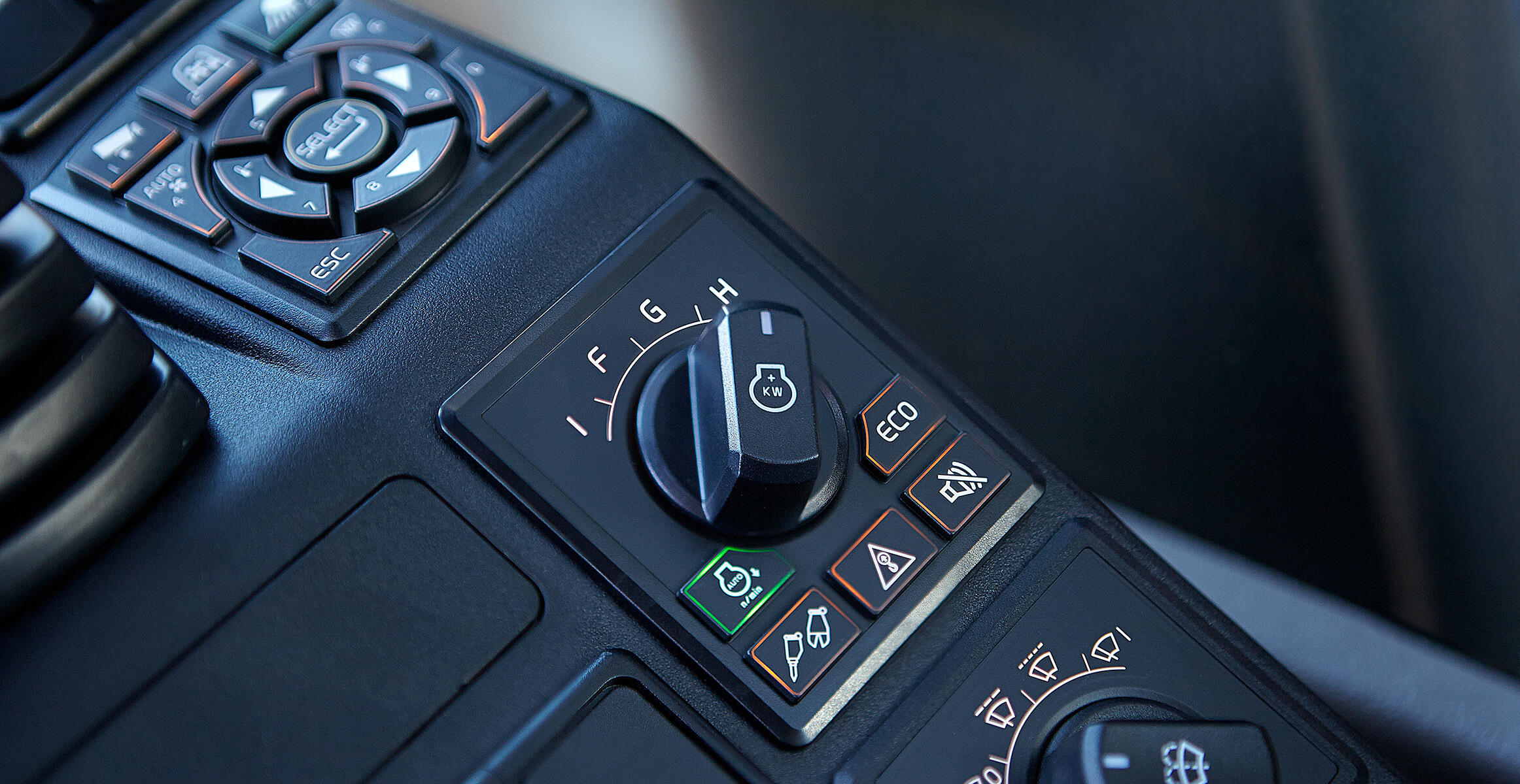 volvo-feature-crawler-excavator-ec750-cn4-eco-mode-more-fuel-efficiency-2324x1200