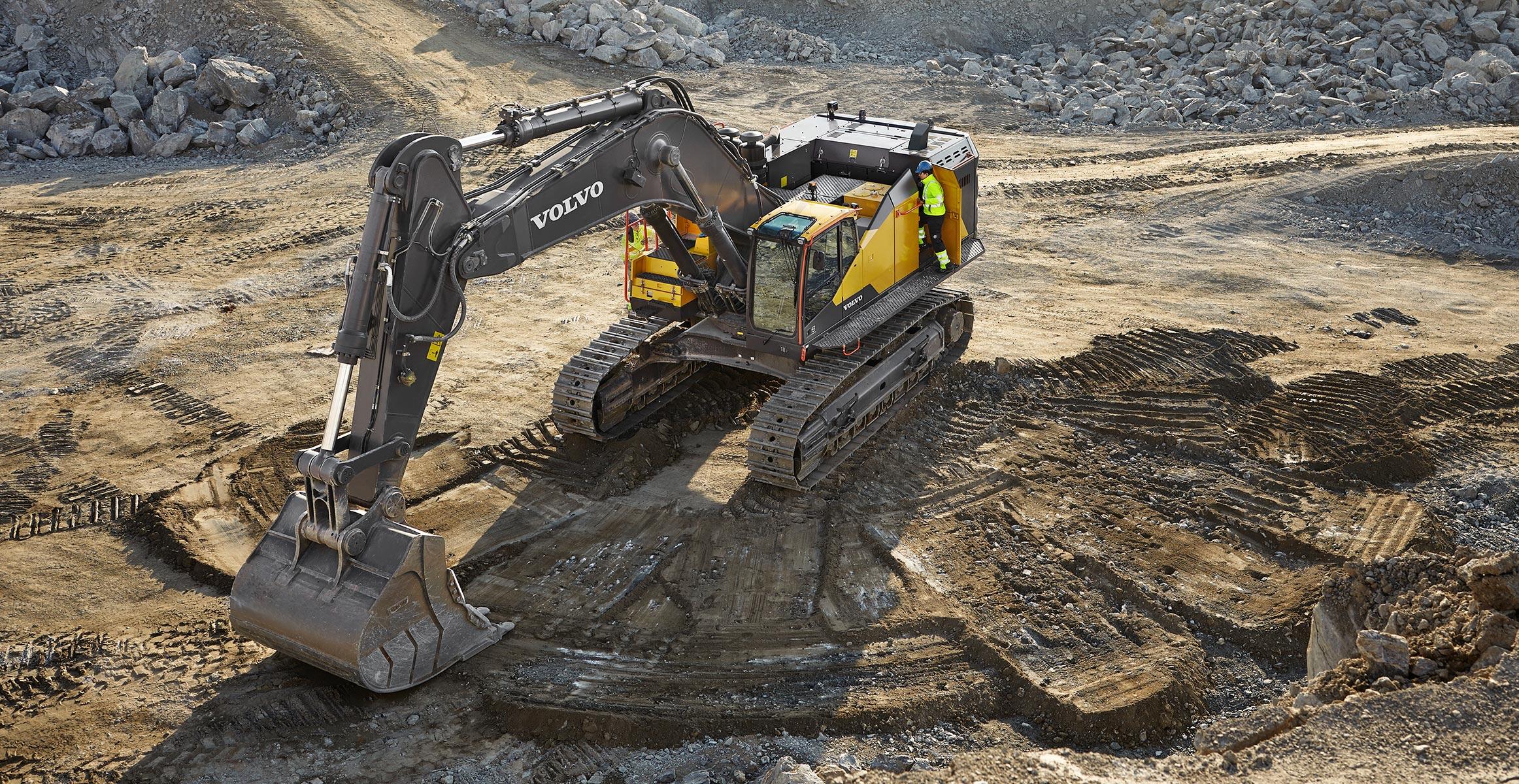 volvo-feature-crawler-excavator-ec950f-cn4-easy-service-access-boom-and-arm-2324x1200