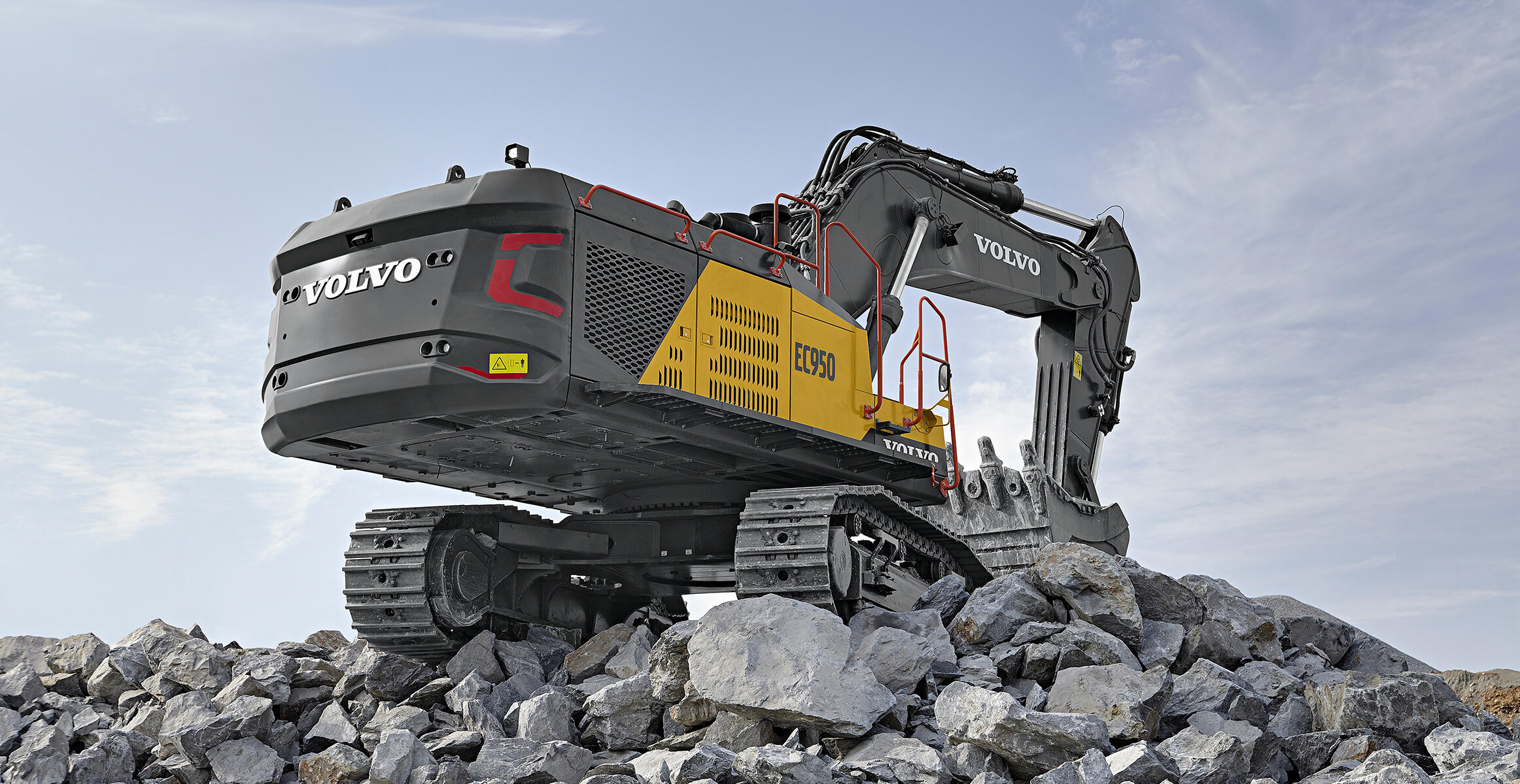 volvo-feature-crawler-excavator-ec950f-cn4-work-anywhere-boom-and-arm-2324x1200