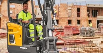 volvo-benefit-compact-excavator-ecr18-electric-enhance-your-working-conditions-2324x1200
