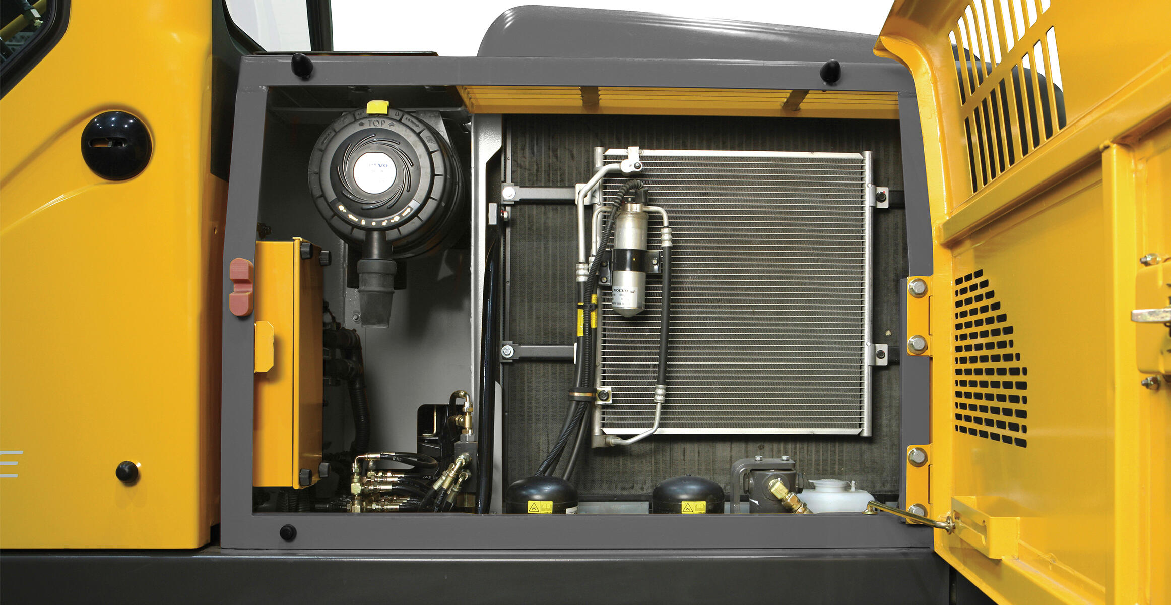 volvo-features-wheeled-excavator-ew145b-prime-t3-serviceability-2-2324x1200