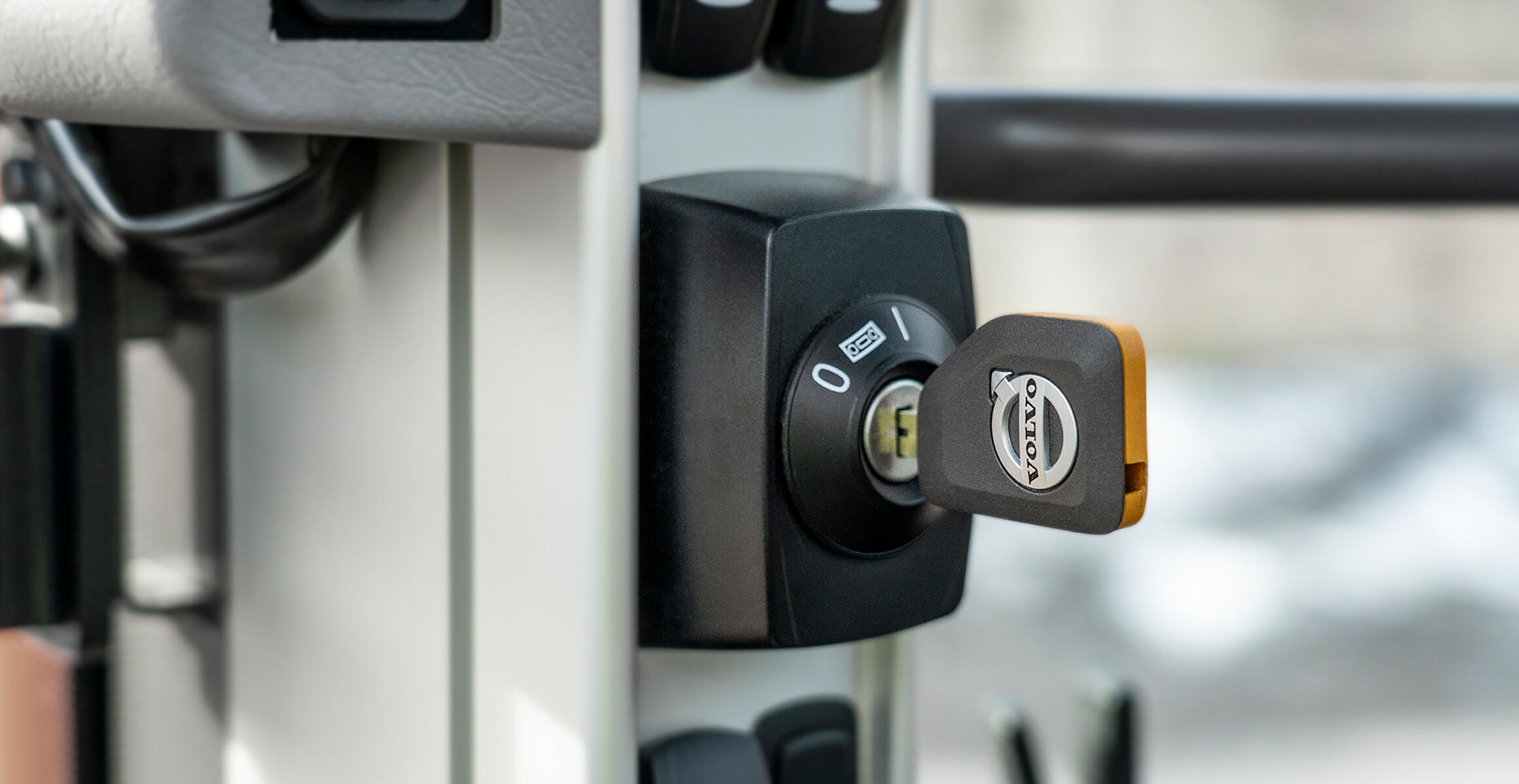 Volvo L150-L260 wheel loader main switch close up