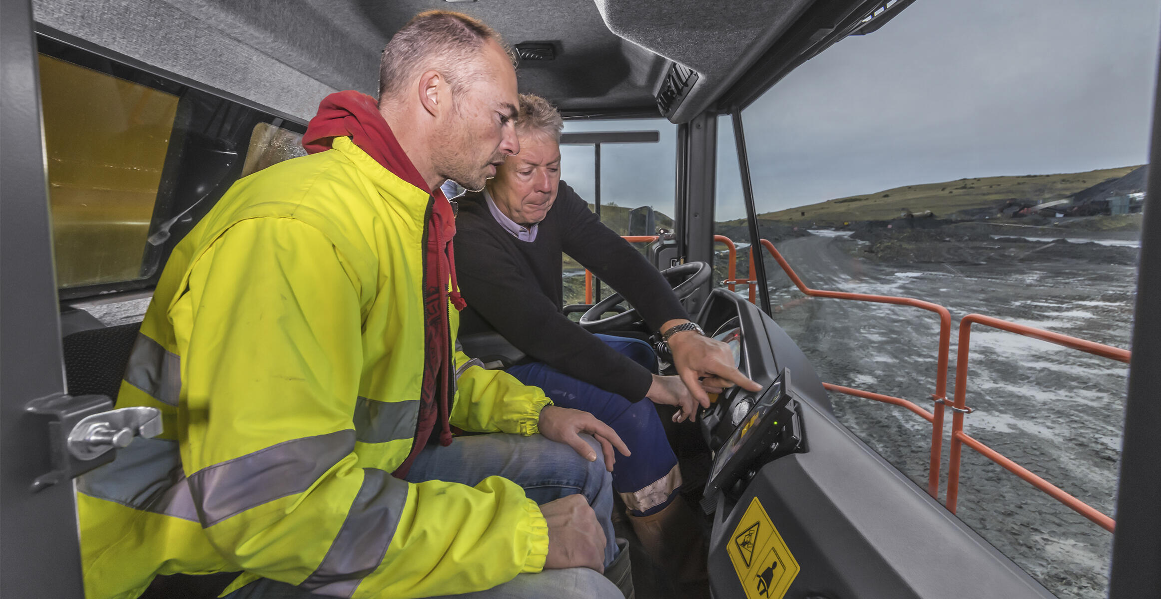 R100集舒适体验与平顺操作于一身。