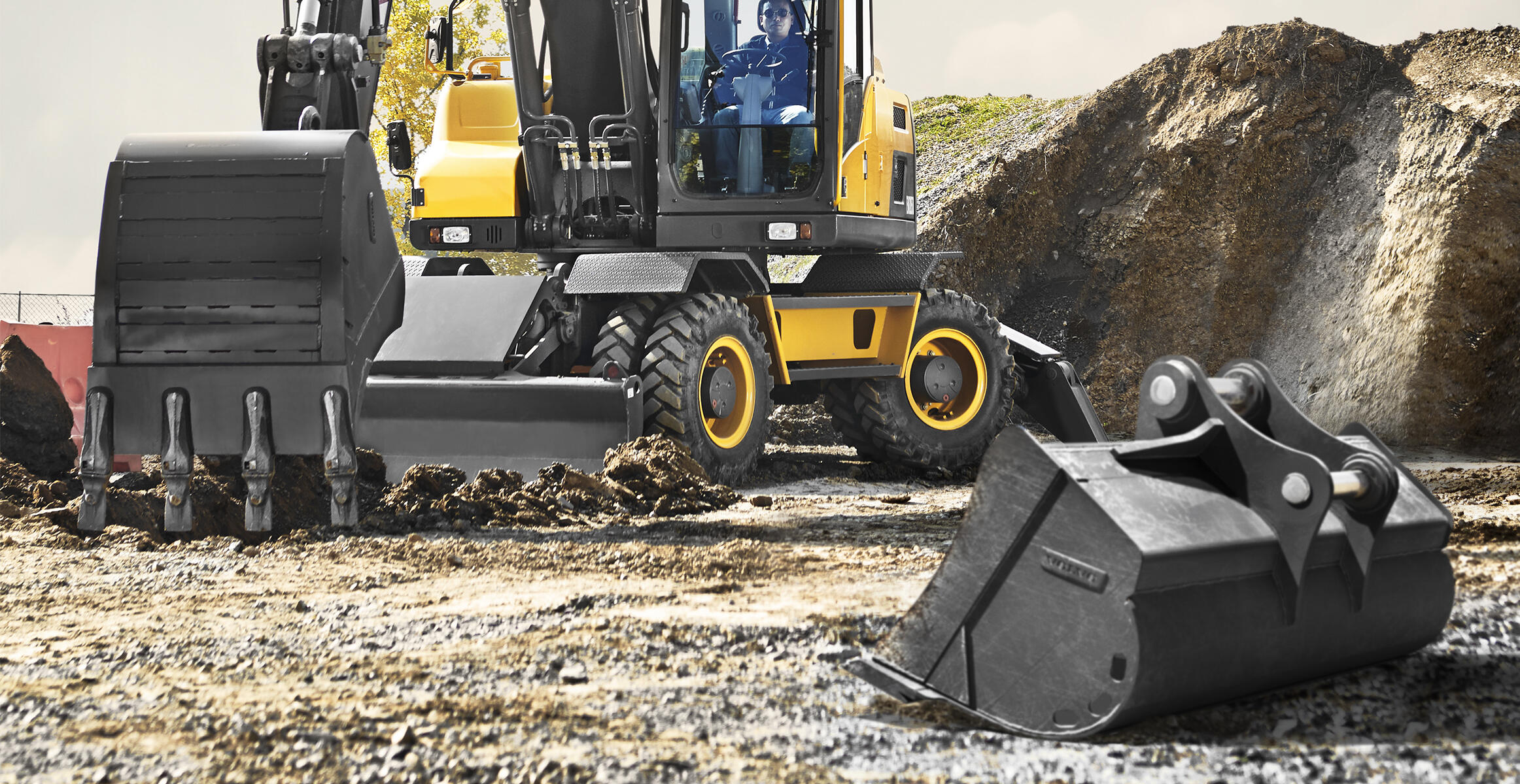 volvo-benefits-wheeled-excavator-ew205d-t3-attachment-range-2324x1200