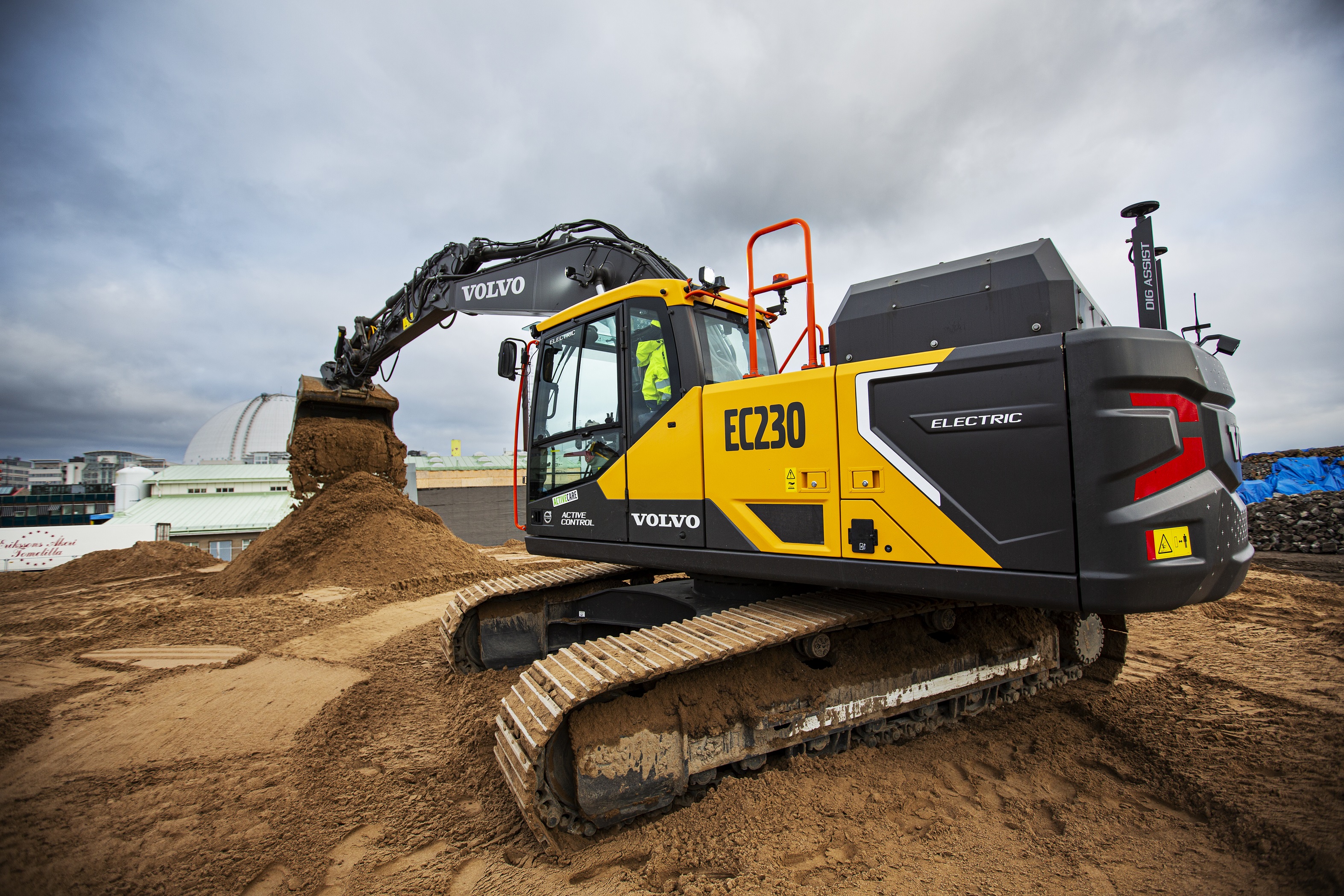 Volvo EC230
