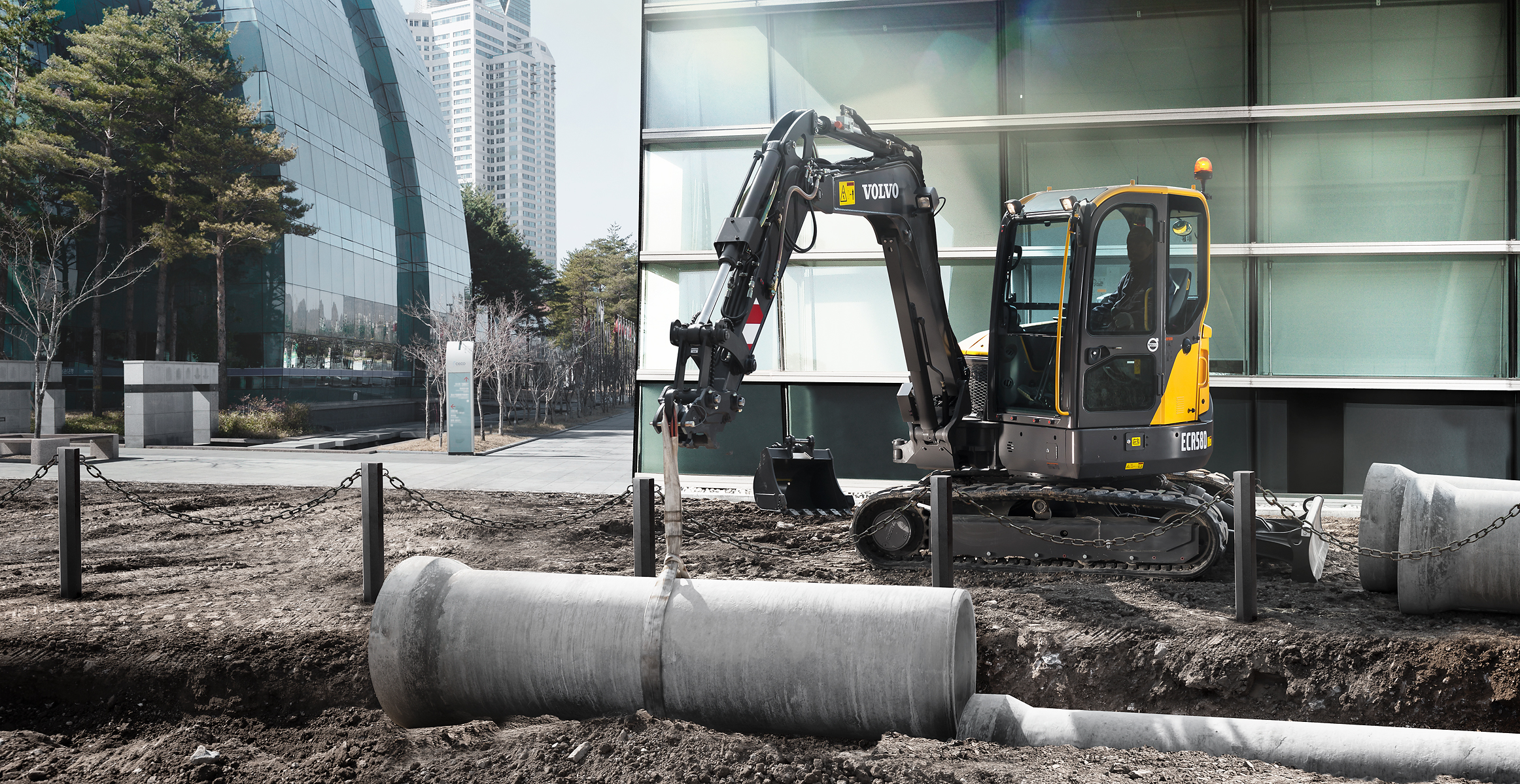 沃尔沃小型挖掘机ecr58d t3