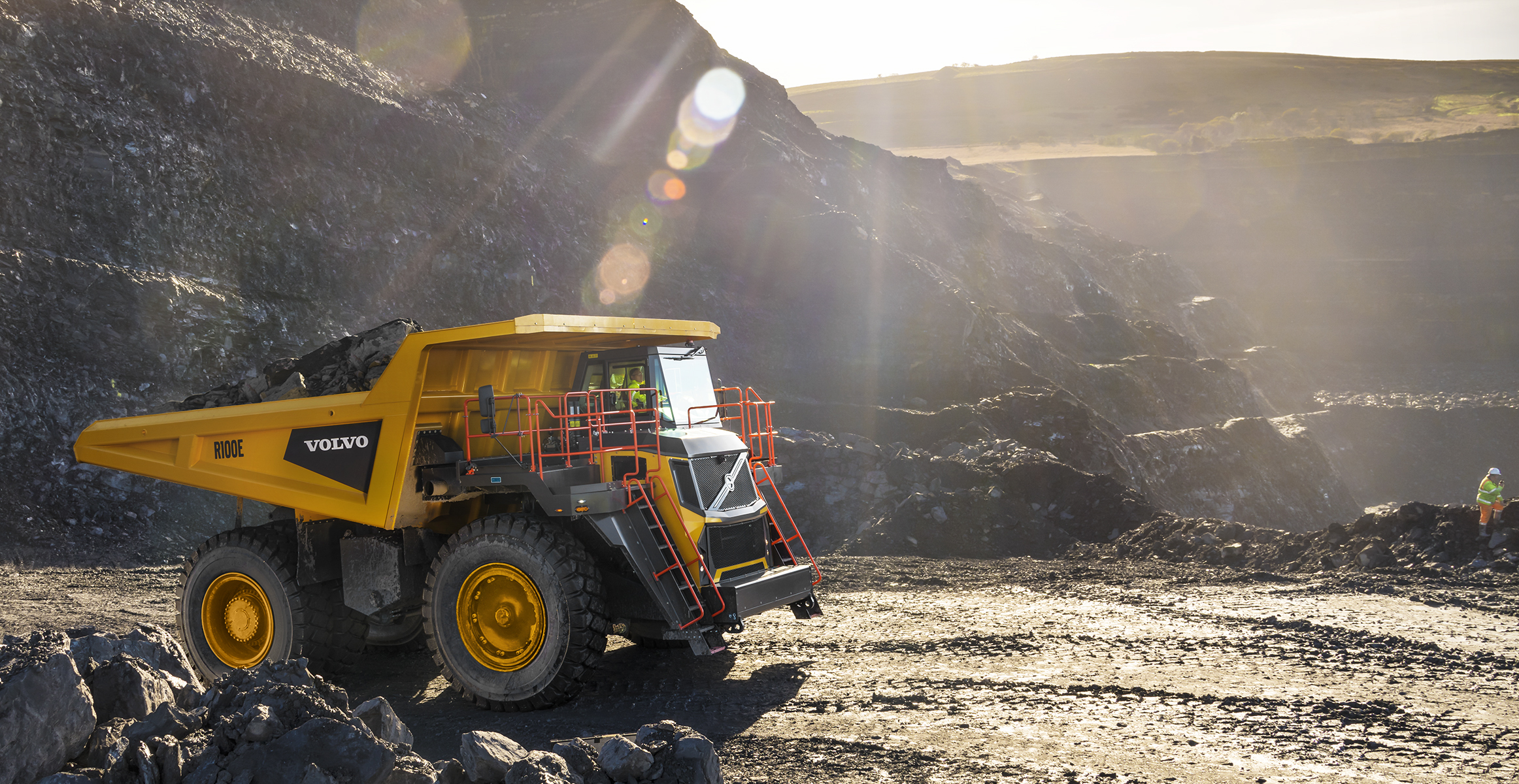 沃尔沃建筑设备中国区总裁岑家辉先生一行访问承包商会 