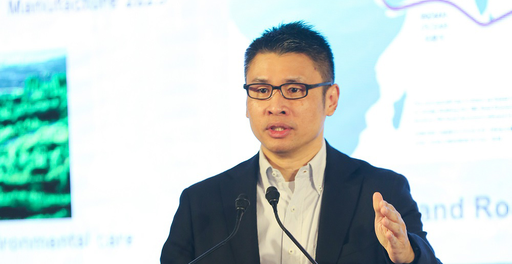 沃尔沃建筑设备中国区总裁岑家辉发表演讲