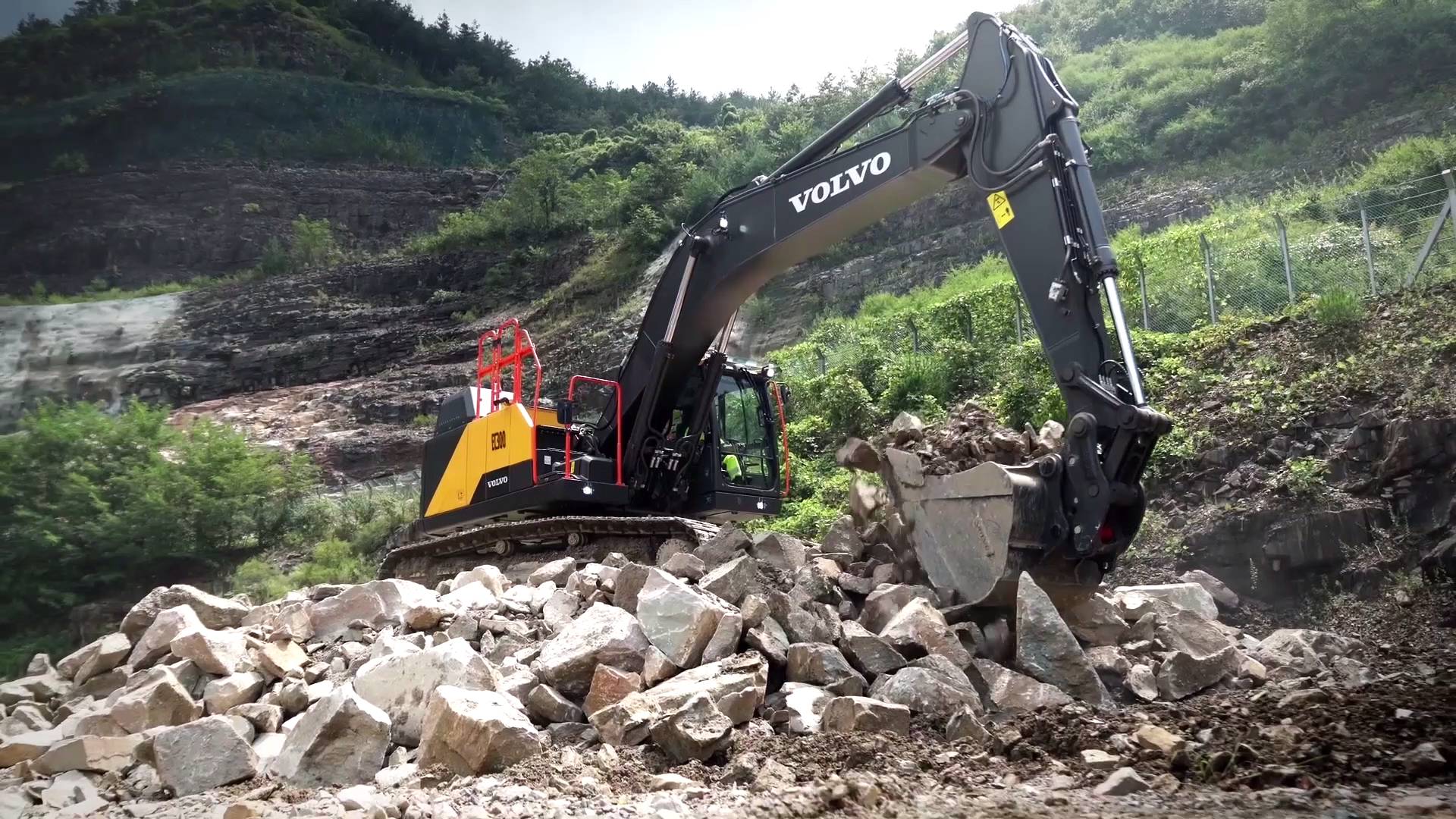 沃尔沃EC250挖掘机